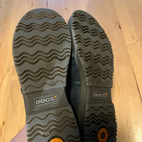 BOGS women’s Blue Slip-On Shoes - Picture 3 of 3